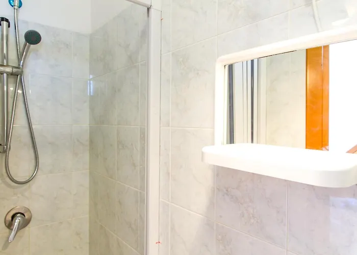 招待所 Sailor's 切法卢